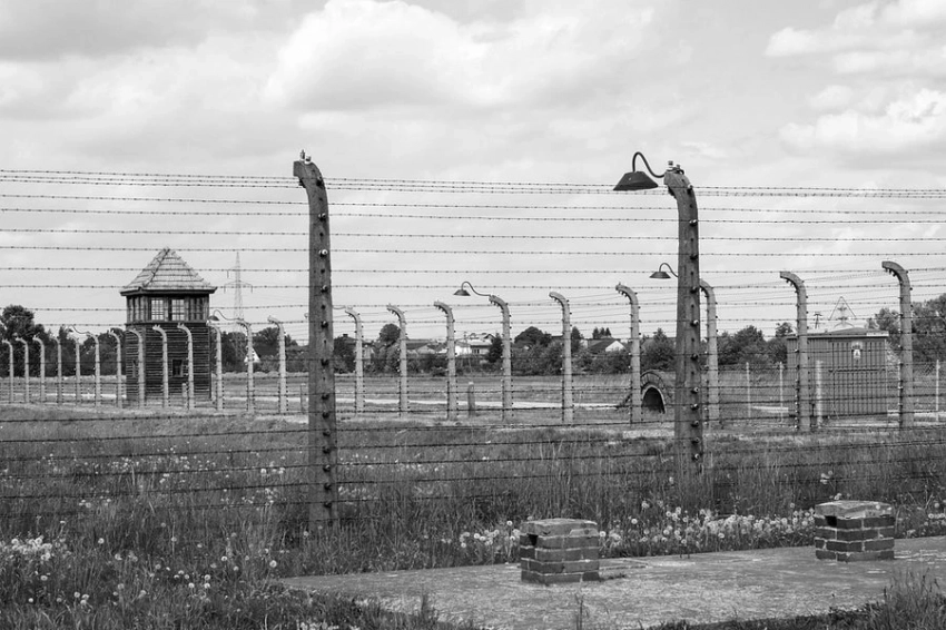 Власти Германии намерены судить 100-летнего экс-охранника концлагеря