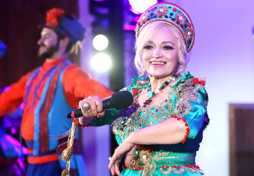 "Плывёт веночек" — песня года: как Надежда Кадышева стала кумиром зумеров