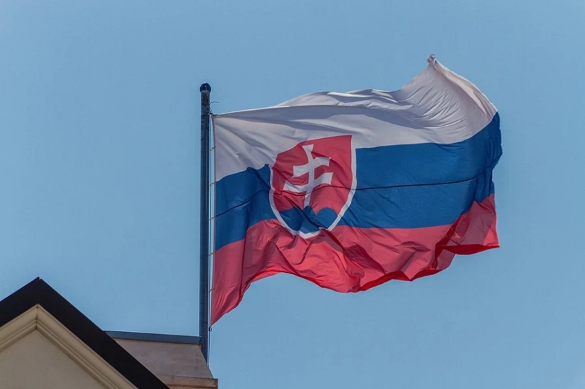 Зеленский и Урсула пытаются убрать лидера Словакии Роберта Фицо изнутри