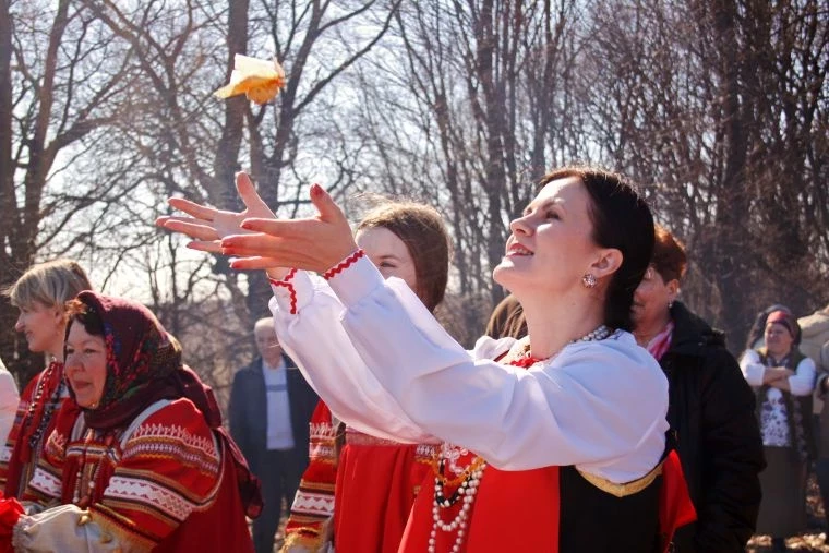 Традиции, обряды праздника Открытие Сварги или закликание Весны 25 марта 2024 года