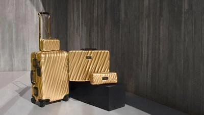 TUMI представила лимитированную золотую коллекцию в честь 50-летия 