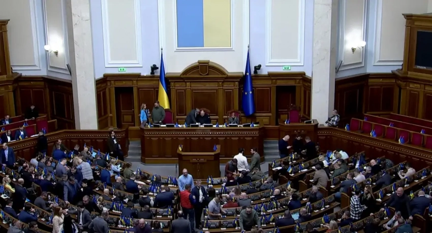 «Перемирие» отменяется: Верховная Рада Украины продлила военное положение и общую мобилизацию на 90 дней