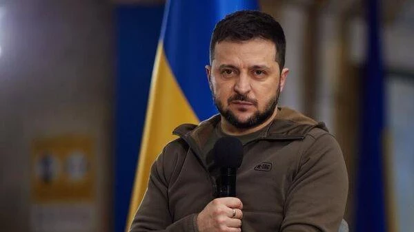 Зеленский на грани: Куда он планирует уехать из Украины и кто окажется в списке эвакуации?