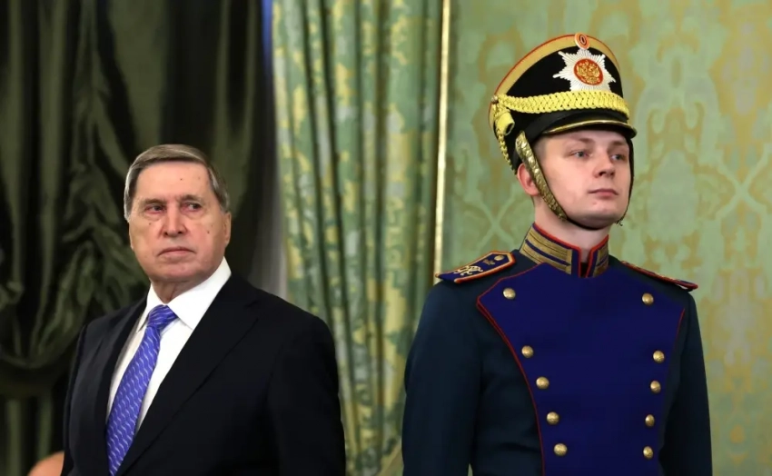 Ушаков: в разговоре с Трампом Путин указал, что запугать приехавших на 9 Мая лидеров пытались поклонники нацистов