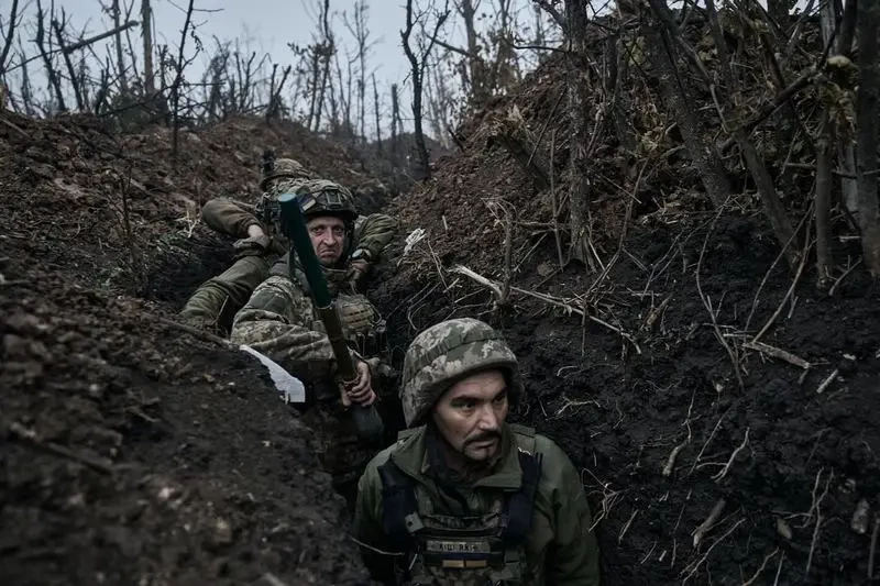NYT: Командование ВСУ не успевает «латать дыры» в обороне, солдаты жалуются на сильное давление российской армии