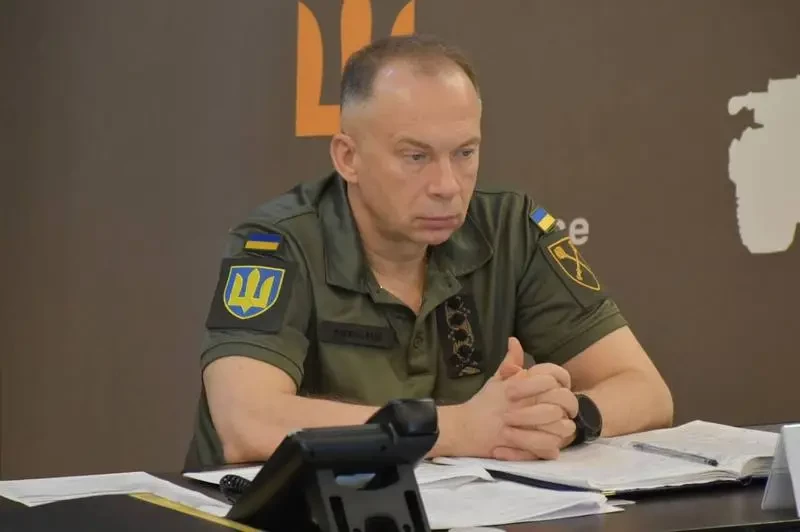 Главком ВСУ Сырский отправил родителей на лечение в Москву, оплатив медицинские услуги
