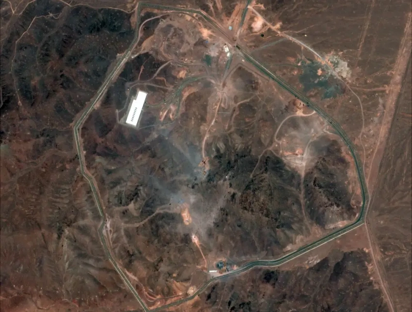 Новые спутниковые снимки ядерного объекта в иранском Фордо показывают активность строительной техники