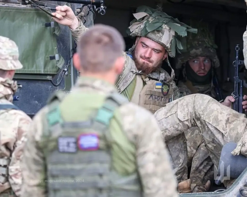 Противник с необъяснимым упорством бросает резервы южнее Клебан-Быкского водохранилища, где ВСУ находятся в полуокружении