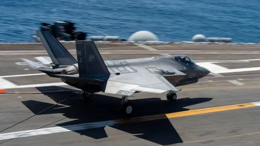 Новейший истребитель F-35 ВМС США разбился в Калифорнии