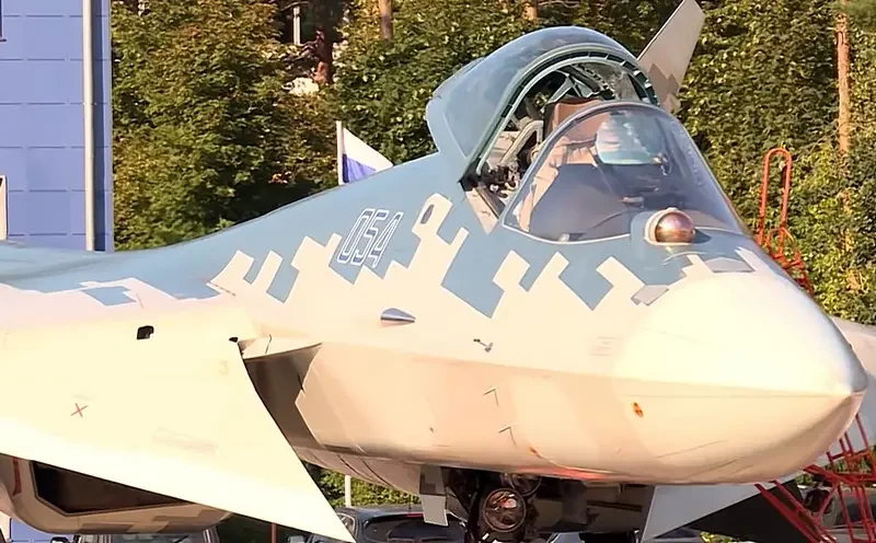 Западное СМИ приписало истребителю Су-57 авиационный вариант «Циркона»