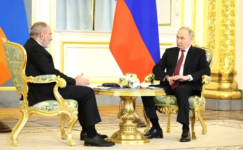 Пашинян проинформировал Путина о результатах встречи с Трампом и Алиевым