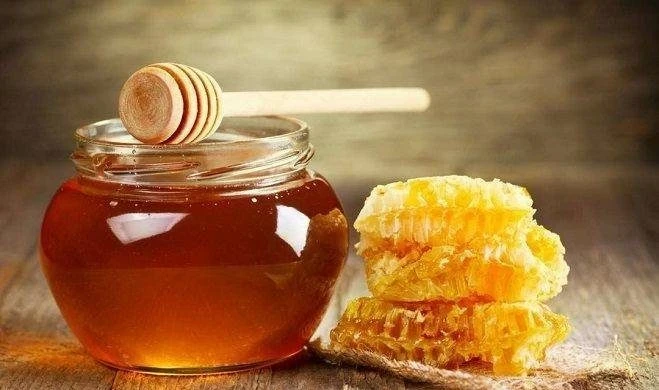 Мед и мак: список продуктов, которые кладут в корзинку для освящения на Медовый Спас, 14 августа 2025 года, молитвы