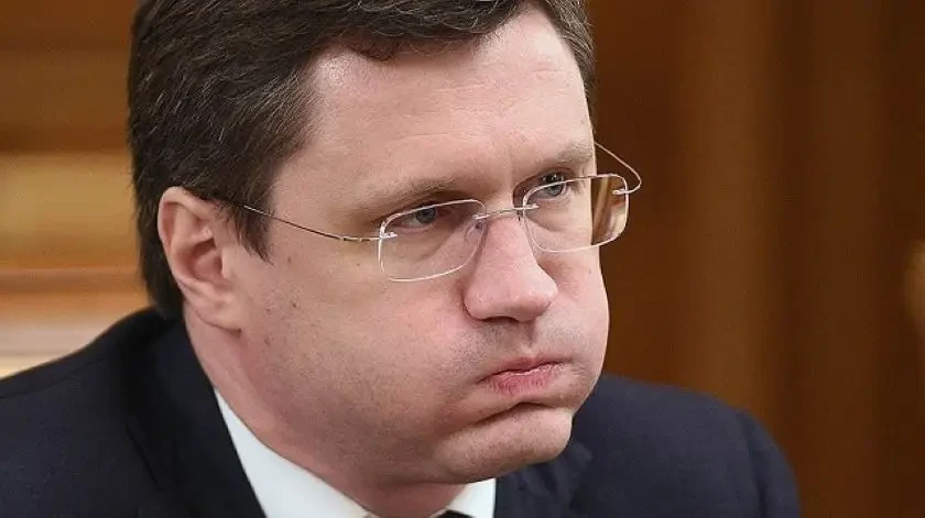 Бензин не доллар. Мог бы и подешеветь