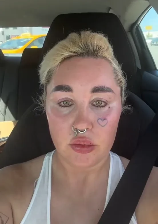 Звезда нулевых Аманда Байнс рассказала, что увеличила себе губы