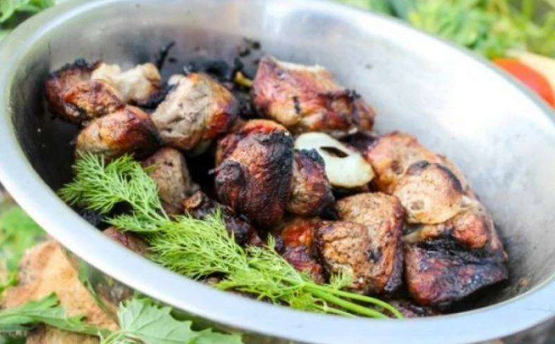 Рецепт сочного и нежного шашлыка по-советски с луком и уксусом