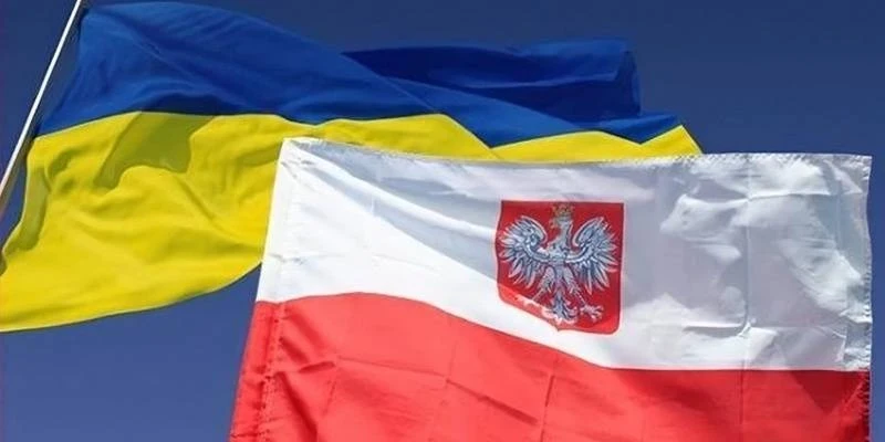 Варшава требует извинений от Киеваза оскорбление президента Польши