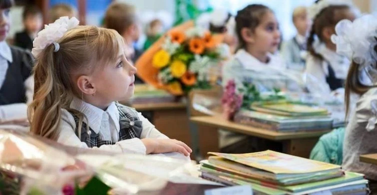 Поздравления с 1 сентября 2025 года ученикам в стихах