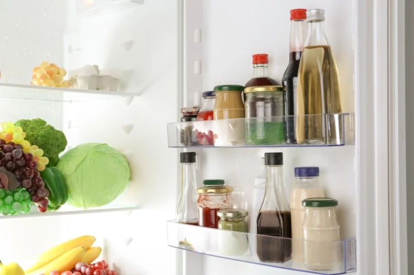 Чтобы не испортились: 7 продуктов, которые нельзя хранить в дверце холодильника
