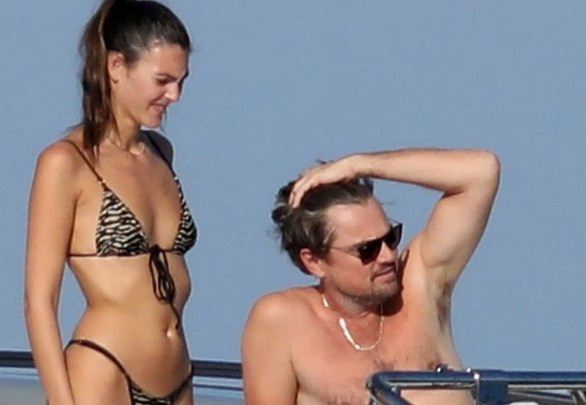 Поцелуи и флирт: Леонардо ДиКаприо засняли с его девушкой Витторией Черетти на яхте