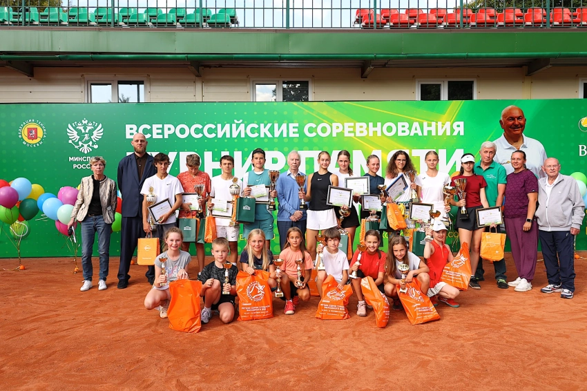 Юношеский теннисный турнир памяти Юрия Лужкова в пятый раз состоялся в Москве
