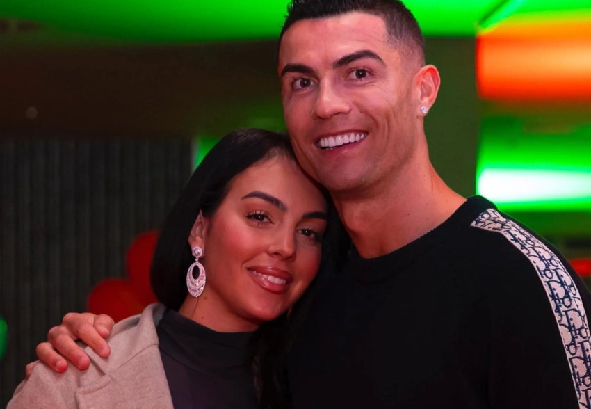 Невесту Криштиану Роналду Джорджину Родригес заподозрили в том, что она ждёт третьего ребёнка