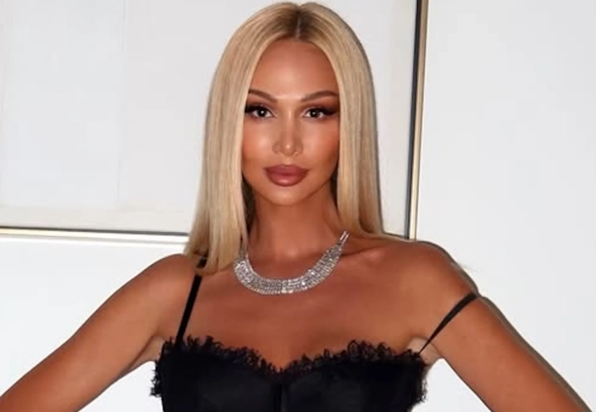 Виктория Лопырёва вышла в свет в платье-бюстье и бриллиантах, и получила премию за "сохранение культурных связей"