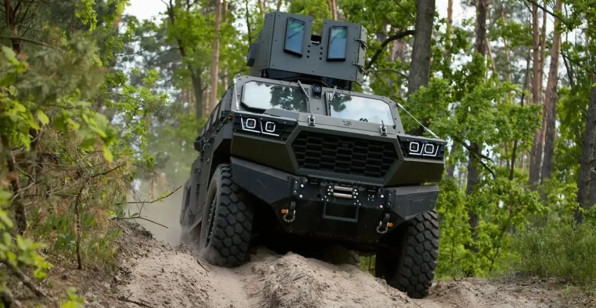 Прилёт в вдогонку: украинский бронеавтомобиль Inguar-3 выдержал удар FPV-дрона