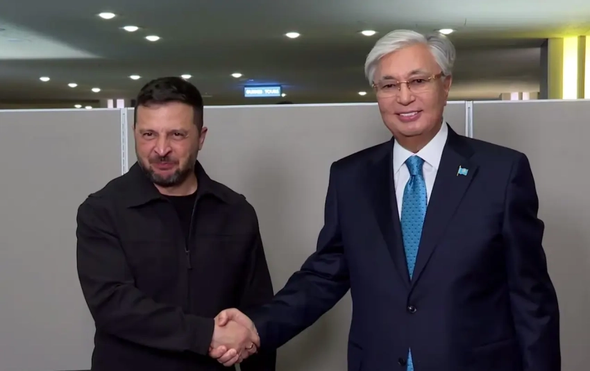 Зеленский в Нью-Йорке по-английски поговорил с президентом Казахстана