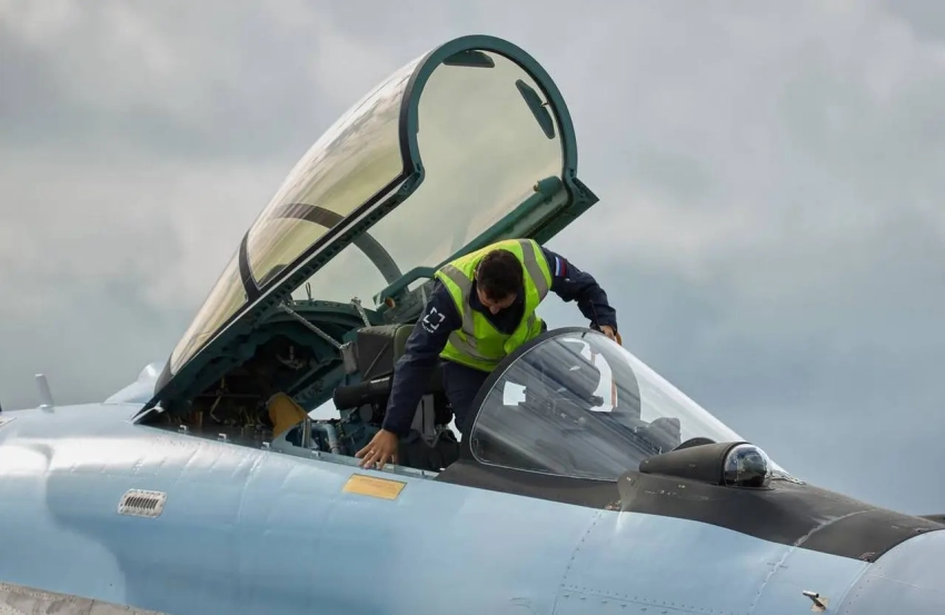 Новая партия многоцелевых истребителей Су-35С пополнила российские ВКС