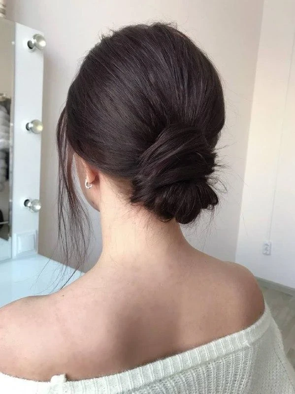 Преобразит деловой образ: 15 красивых, но не скучных причесок на осень 2025 года