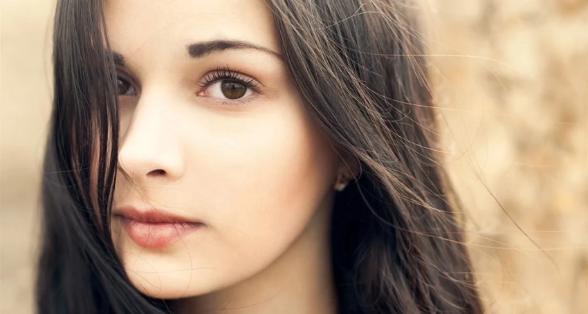 Международный день карих глаз отмечают 30 октября, поздравляя стихами и открытками