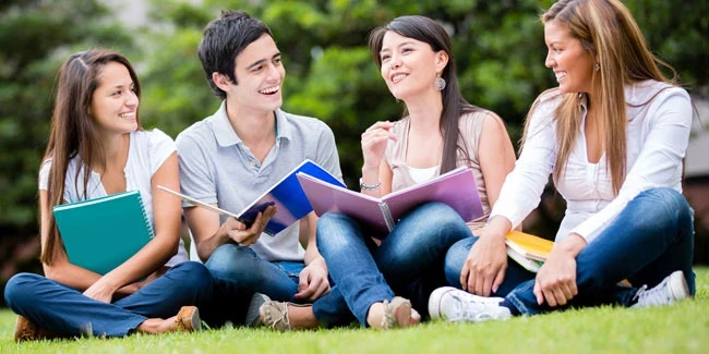 Поздравления в стихах и открытках с Международным днем студента 17 ноября