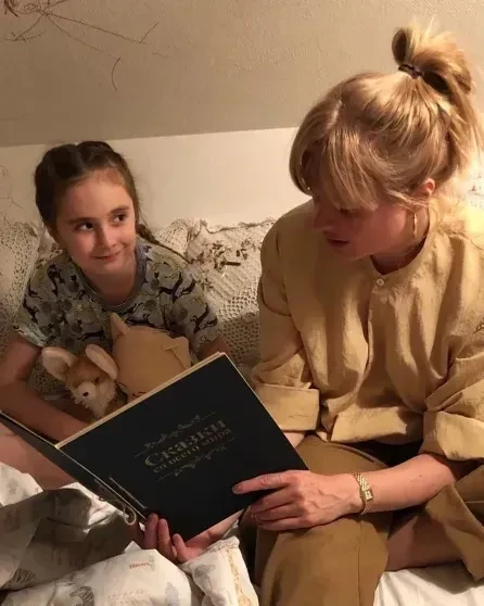 Анна Михалкова опубликовала редкое фото со взрослыми сыновьями