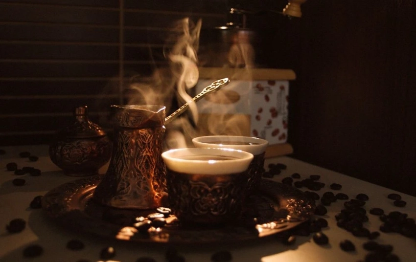 Тассеография, или гадание на кофейной гуще: какие ритуалы помогут заглянуть в будущее