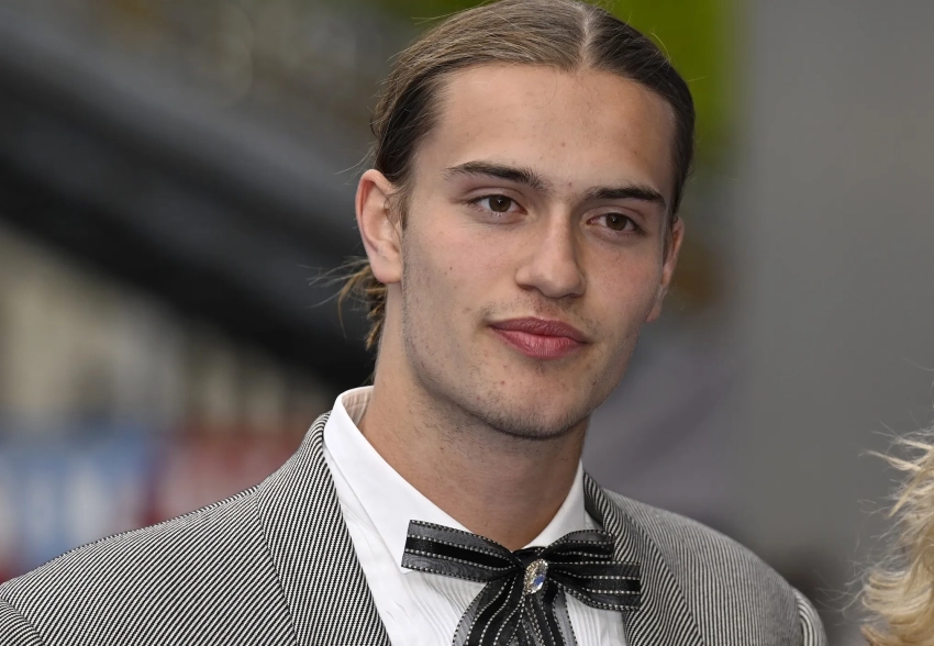 Сын Клаудии Шиффер, сын Майкла Дугласа и аристократы: вышел список самых завидных холостяков Великобритании