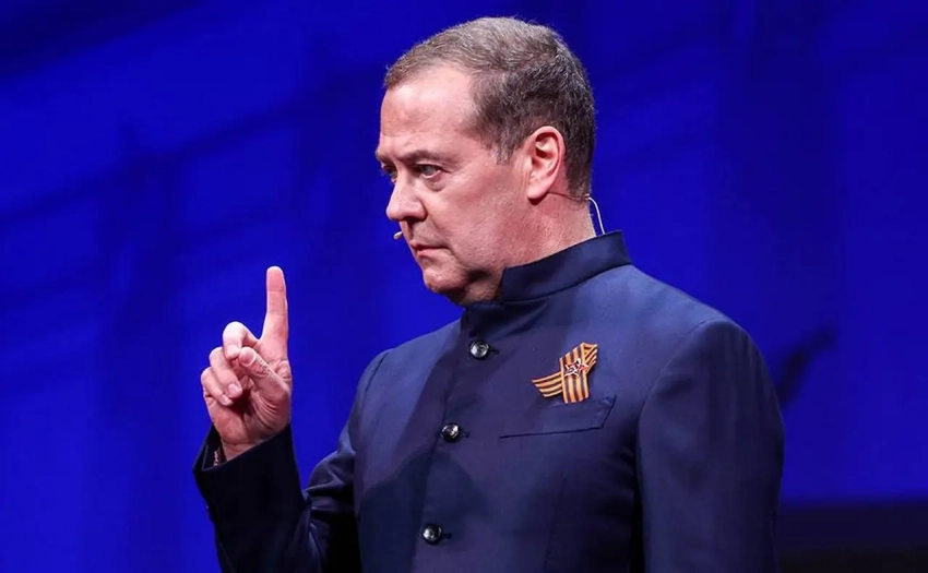 Медведев назвал возможные сроки остановки спецоперации на Украине