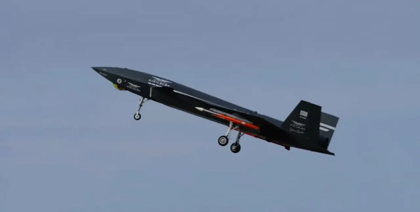 Турецкий беспилотник Bayraktar KIZILELMA успешно «сбил» F-16 в имитационной перестрелке