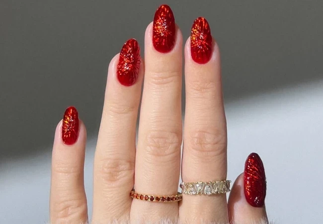 Смелые идеи маникюра на Новый год 2026, который привлечет деньги и удачу