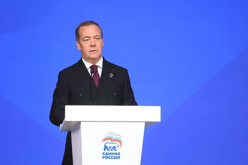 Медведев: Могерини пошла вразнос