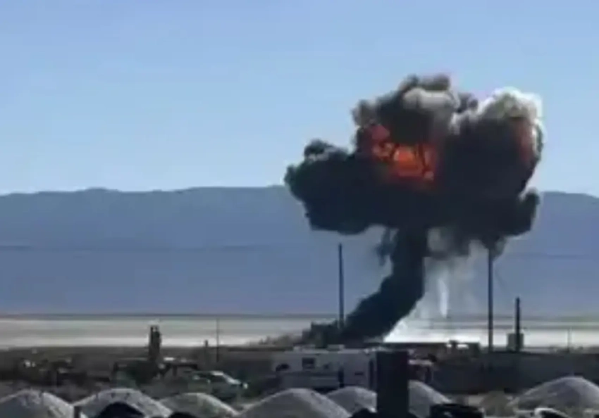 В США упал истребитель F-16, место падения назвали «пустынным»