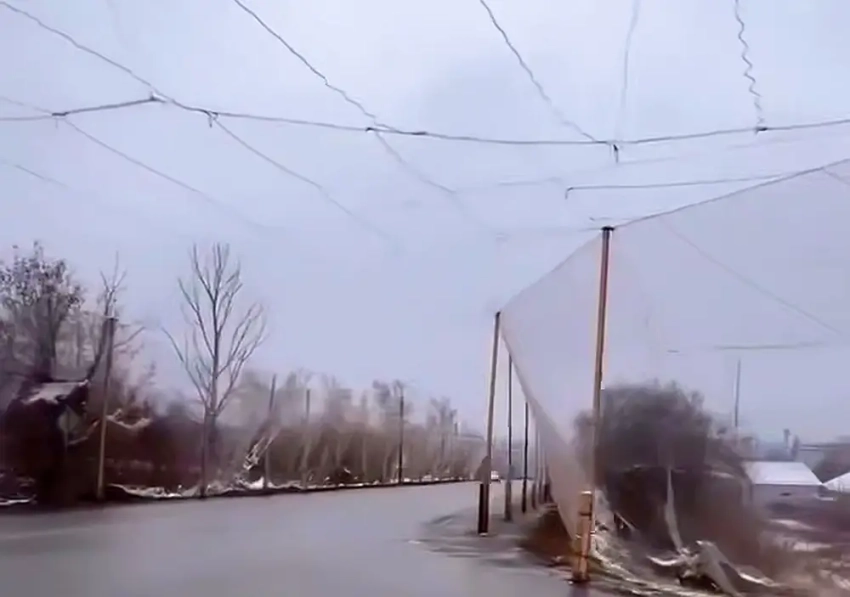 Очередная показуха: на дорогах вокруг Харькова устанавливают антидроновые сетки