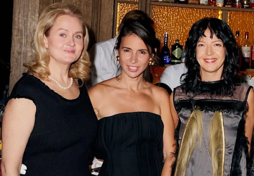 Анна и Надежда Михалковы посетили рождественский ужин Натальи Гольденберг