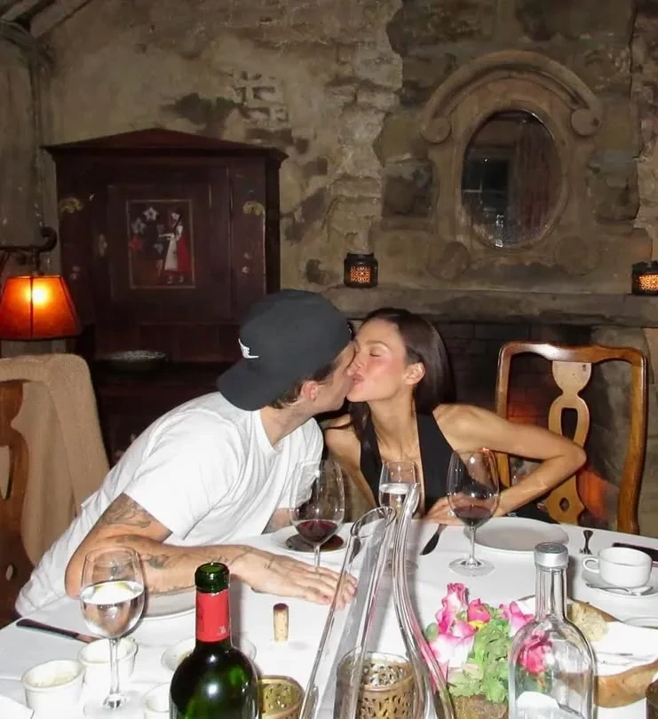 "Накорми свою жену". В сети обсуждают резкое похудение Николы Пельтц на фоне конфликта её мужа Бруклина Бекхэма с родителями