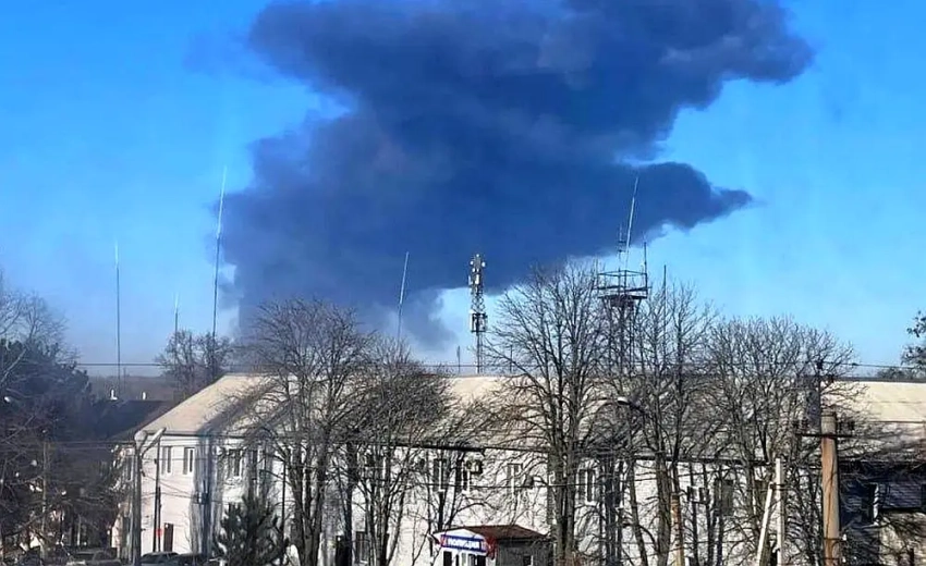 Сообщается о новых взрывах в Сарнах Ровенской области на западе Украины