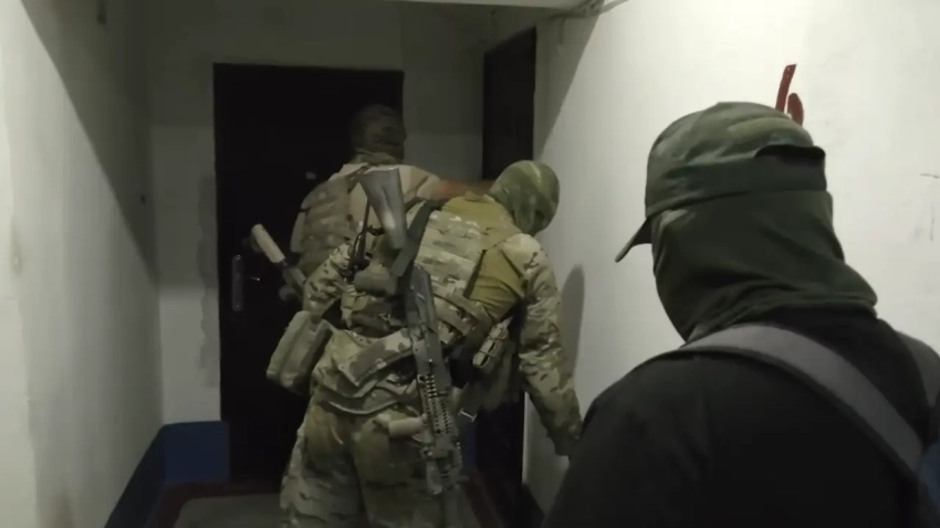 ФСБ задержала подростков-поджигателей в Москве и Чувашии