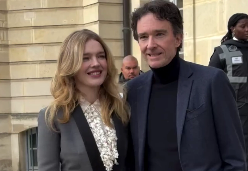 Наталья Водянова с мужем Антуаном Арно и свёкром-миллиардером Бернаром Арно на кутюрном показе Dior в Париже