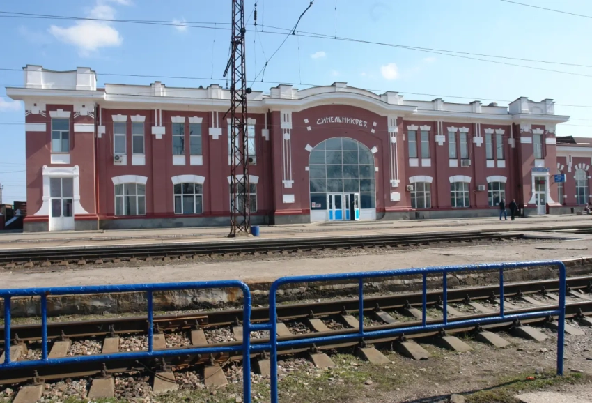 После ударов БПЛА в днепропетровском Синельниково отменены рейсы поездов