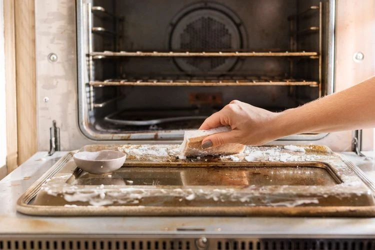 Каким средством лучше всего получится отмыть и духовку, и туалет, и душевую кабинку