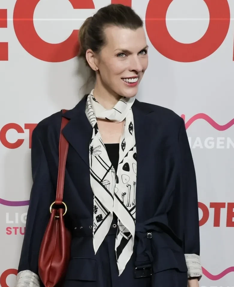 Милла Йовович вышла в свет со старшей дочерью Эвер Андерсон