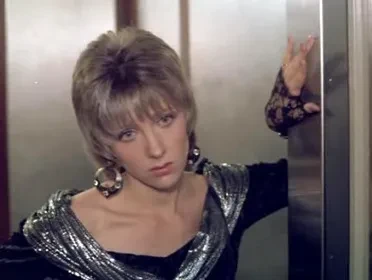 "Я не скрываю пластику". Елена Яковлева в редком интервью рассказала о секс-сценах в "Интердевочке", пластических операциях и тату сына